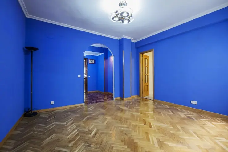 Should Ceiling and Walls Be the Same Color? Pros & Cons